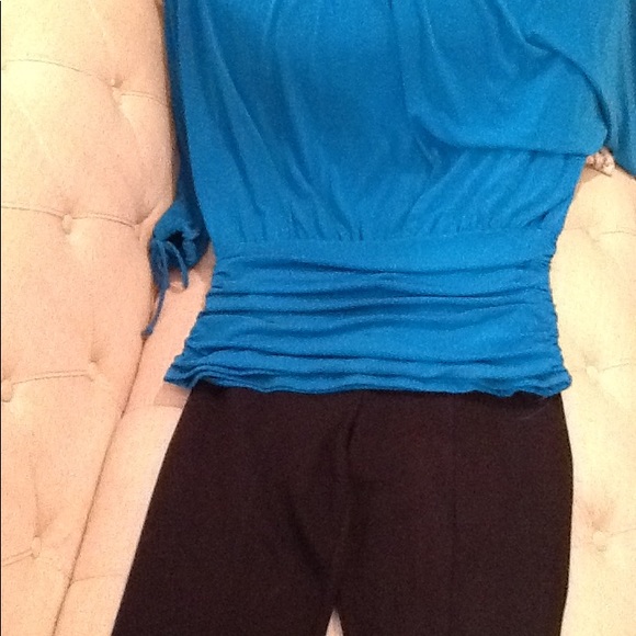 Your New Favorite Shirt! Stunning! Large-Slimming - Picture 2 of 7